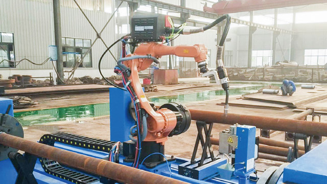 焊接机器人与变位机协作操作可提高质量！